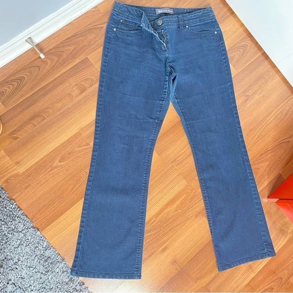 Reitmans Denim - Reitmans - Women's Blue Jeans - straight leg - Size 10 Petites